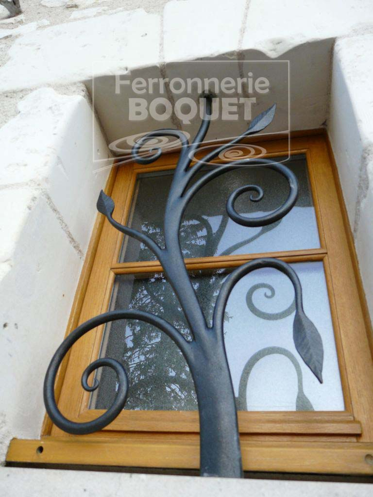 DEFENSES ET APPUIS FENÊTRES FERRONNERIE BOQUET