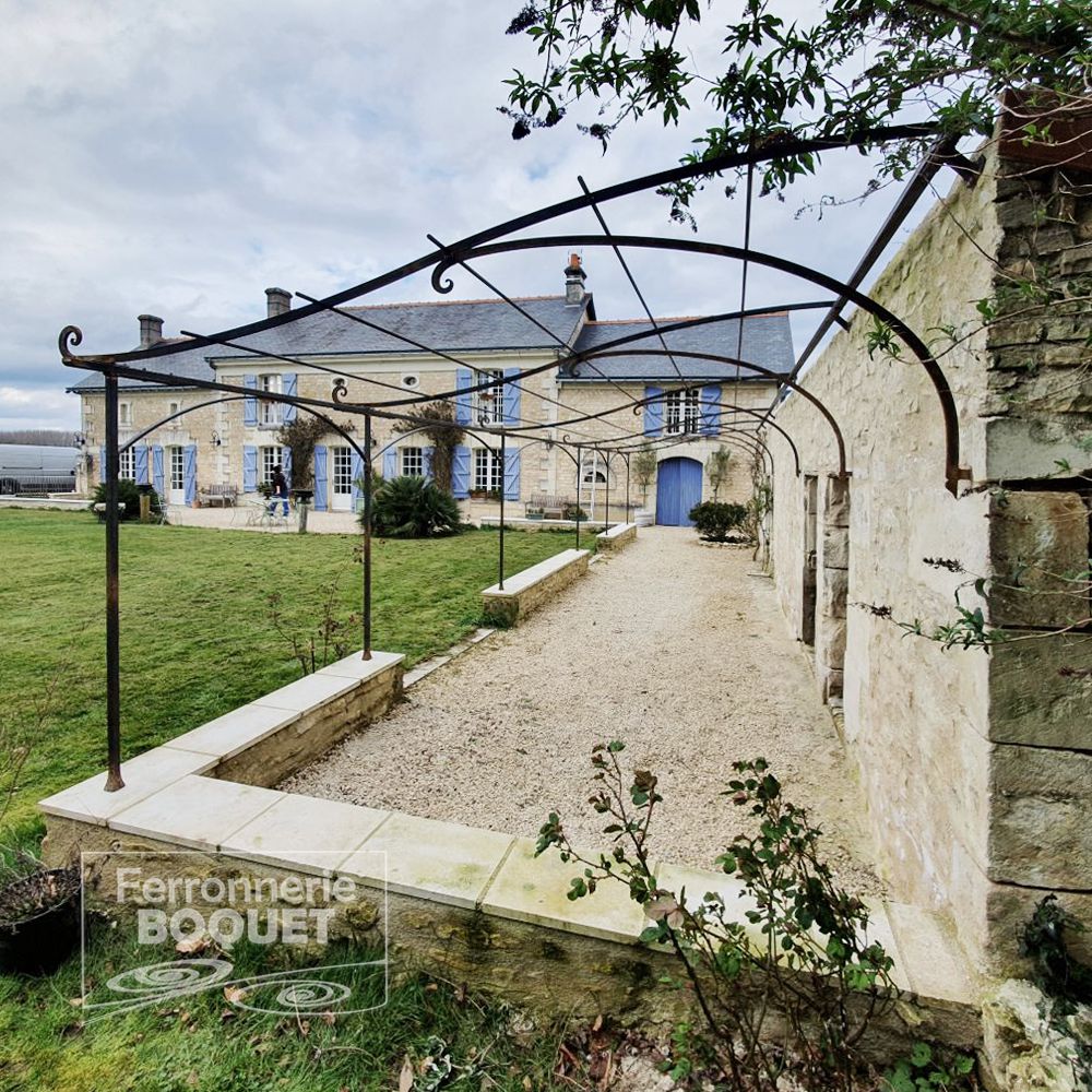 PERGOLAS MARQUISES FERRONNERIE BOQUET