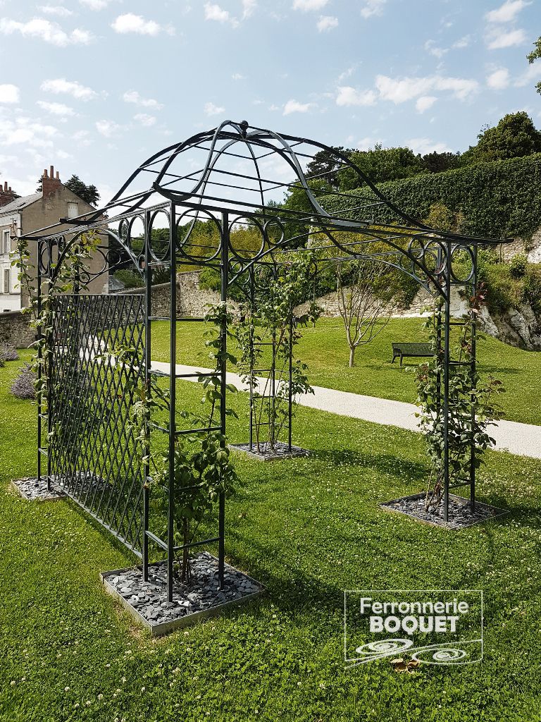 PERGOLAS MARQUISES FERRONNERIE BOQUET